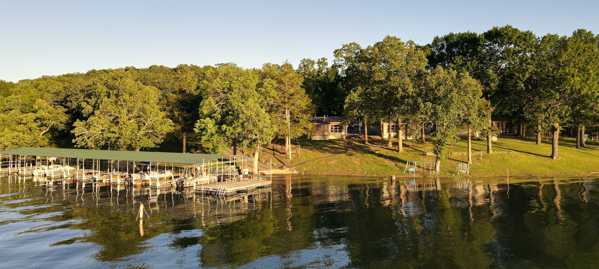 Waterfront Resort | Bull Shoals Lake Resort